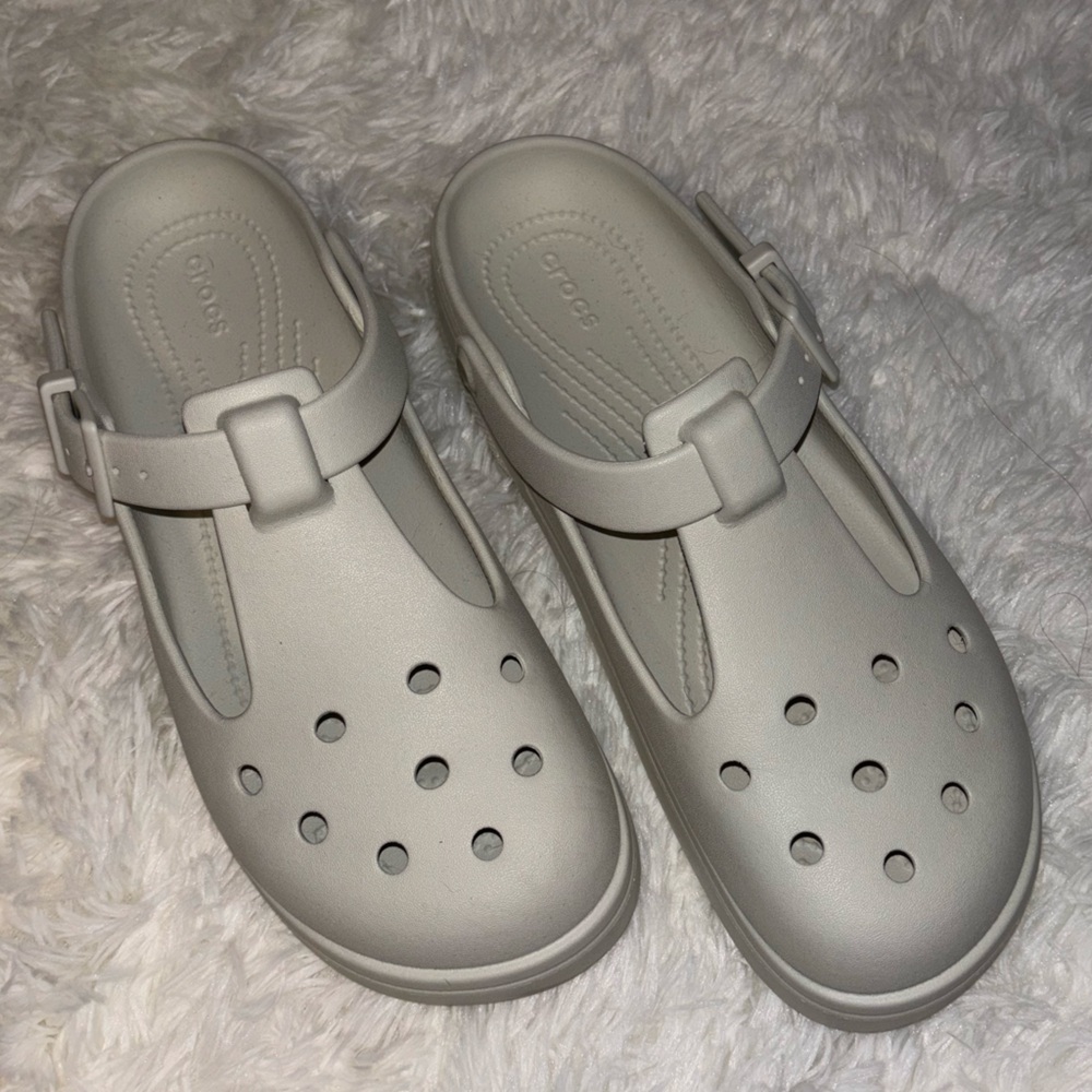 Crocs Classic Mary Jane Clog in Linen
